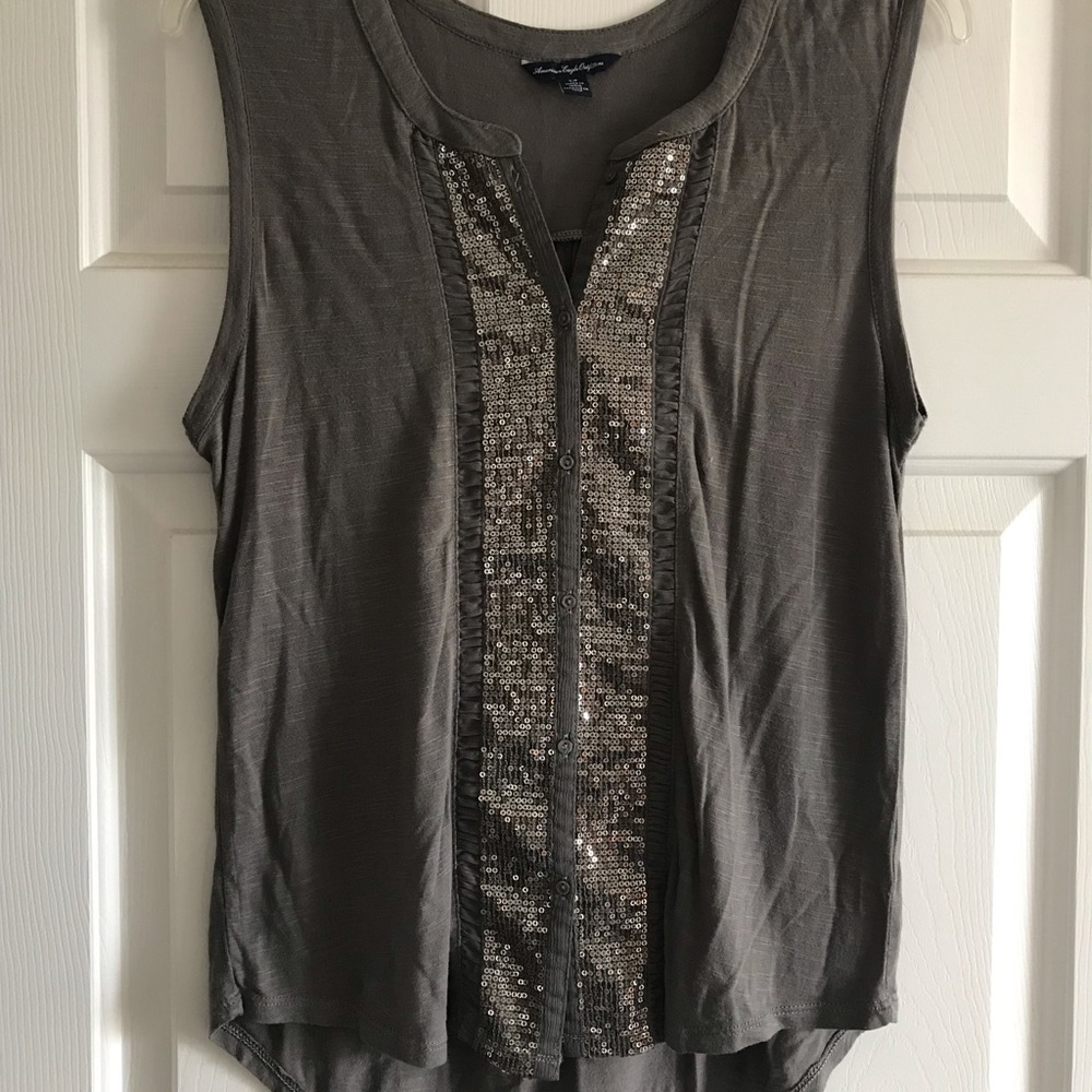Sleeveless Gray Top with Sequins and Buttons